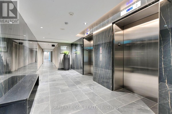 422 - 95 Bathurst Street, Toronto, ON M5V0H7 Photo 3