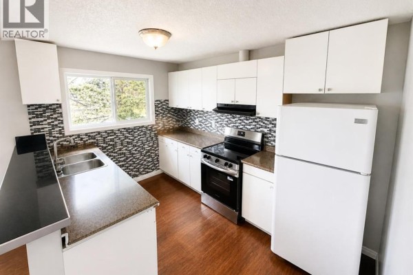 Primary Bedroom - 422 40 Street Ne, Calgary, AB T2A0M5 Photo 5