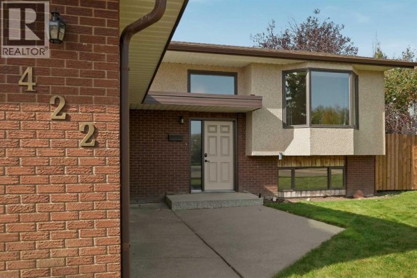 4pc Bathroom - 422 8 Street N, Picture Butte, AB T0K1V0 Photo 2