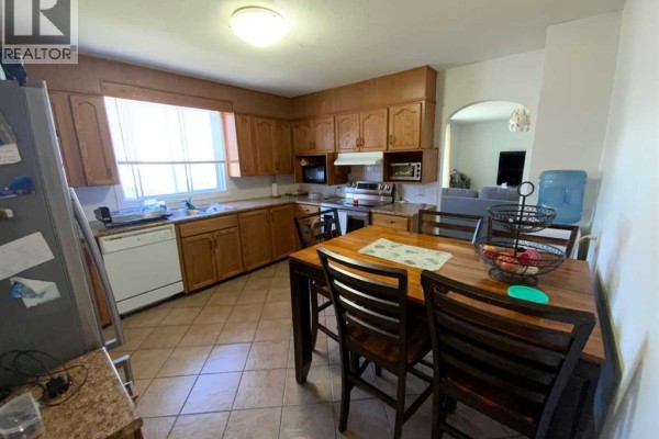 4pc Bathroom - 422 Arena Avenue, Trochu, AB T0M2C0 Photo 3