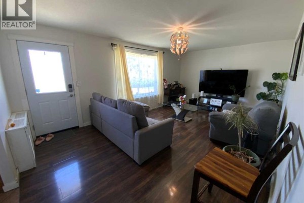 Bedroom - 422 Arena Avenue, Trochu, AB T0M2C0 Photo 5