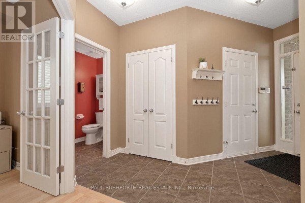 Family room - 422 Claridge Drive, Ottawa, ON K2J4Z6 Photo 5