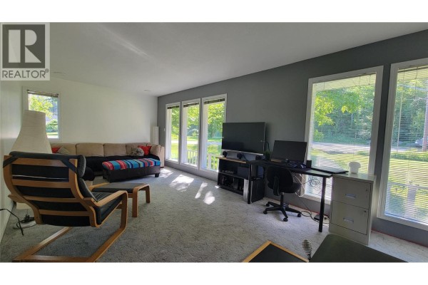 Bedroom - 422 Dogwood Avenue, Sicamous, BC V0E2V1 Photo 2