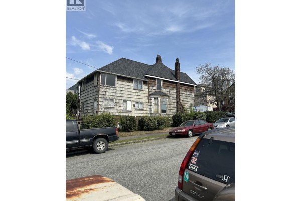 422 Eighth Street, New Westminster, BC V3M3R7 Photo 4