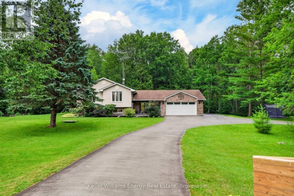 Living room - 422 Gardenville Road, Prince Edward County, ON K0K1L0 Photo 5
