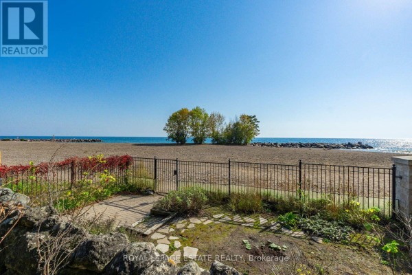 422 Lake Front, Toronto