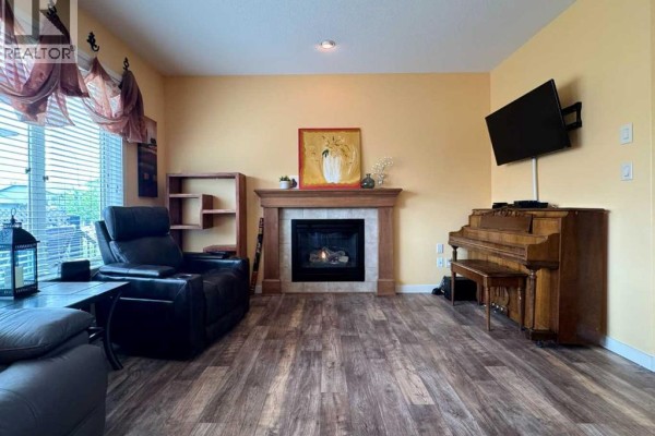 Living room - 422 Lynx Terrace N, Lethbridge, AB T1H6Z6 Photo 5