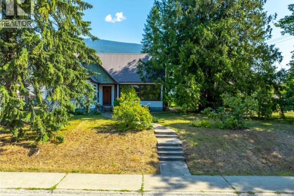 4pc Ensuite bath - 422 Ninth Street E, Revelstoke, BC V0E2S0 Photo 2