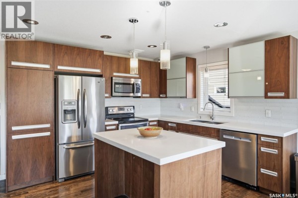 Kitchen - 422 Pichler Crescent, Saskatoon, SK S7V0G3 Photo 4