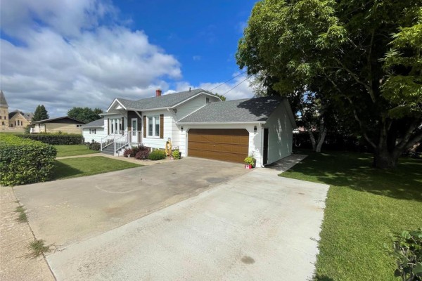 422 Third Avenue, Carberry, MB R0K0H0 Photo 3