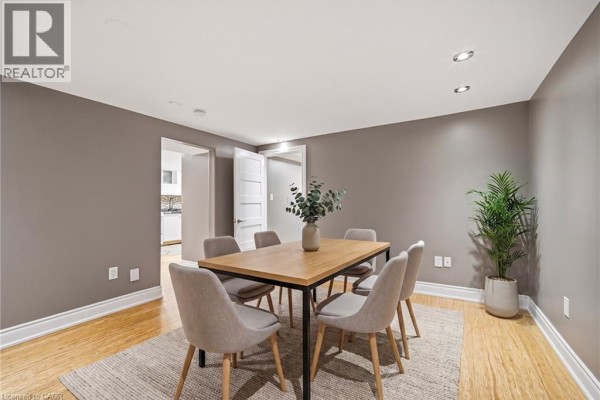 Recreation room - 422 Third Line, Oakville, ON L6L4A5 Photo 5