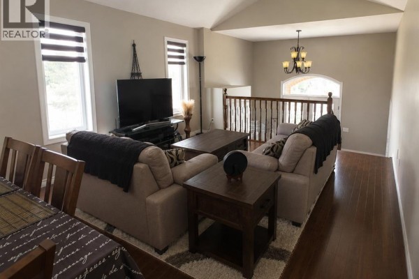 Family room - 422 Twilight Trail, Chatham, ON N7L0B9 Photo 5