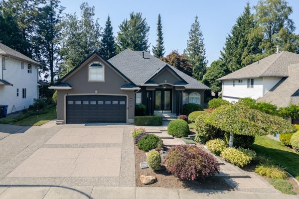 4225 Goodchild Street, Abbotsford, BC V3G1L5 Photo 2