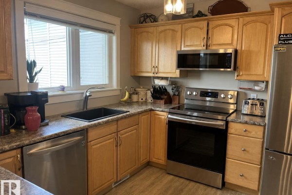 Kitchen - 4229 48a St, Vegreville, AB T9C1B2 Photo 3