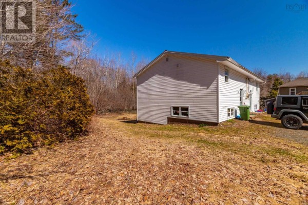 423 - 425 Canaan Avenue, Highbury, NS B4N3V8 Photo 2