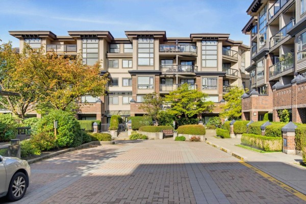 423 10866 City Parkway, Surrey, BC V3T5W9 Photo 2