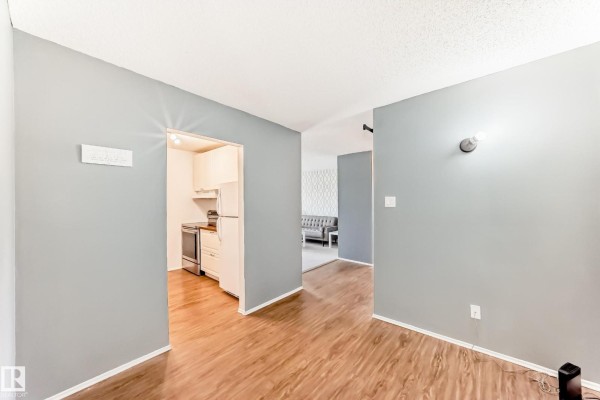 Bedroom 2 - #423 5125 Riverbend Rd Nw, Edmonton, AB T6H5K5 Photo 5