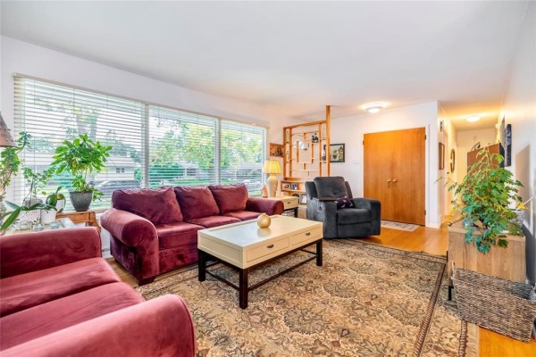 Dining room - 423 Ainslie Street, Winnipeg, MB R3J3A1 Photo 2