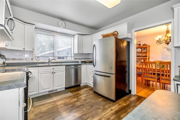 Primary Bedroom - 423 Ainslie Street, Winnipeg, MB R3J3A1 Photo 4
