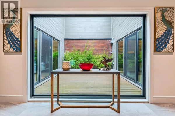 423 Greensboro Place, Vancouver, BC V5X4M6 Photo 2
