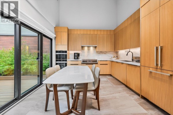 423 Greensboro Place, Vancouver, BC V5X4M6 Photo 4