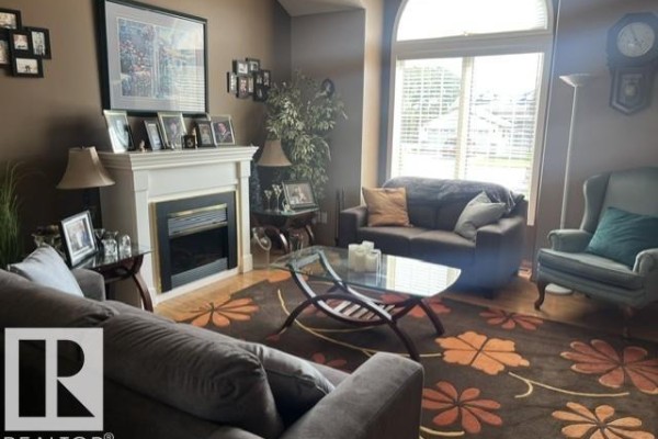 Kitchen - 4230 48 St, Vegreville, AB T9C1B1 Photo 3