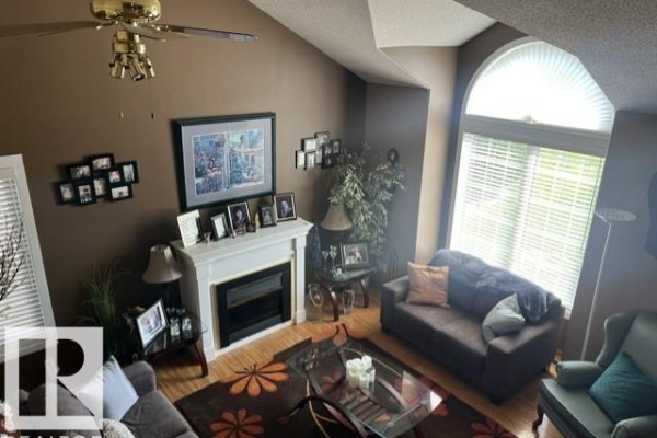 Family room - 4230 48 St, Vegreville, AB T9C1B1 Photo 4