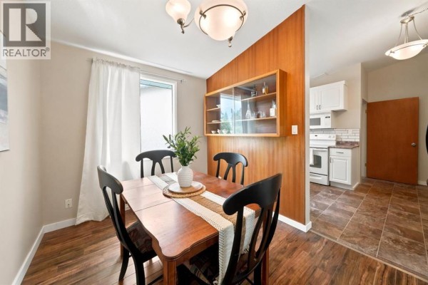 4pc Bathroom - 4233 33 Street, Red Deer, AB T4N0N1 Photo 4