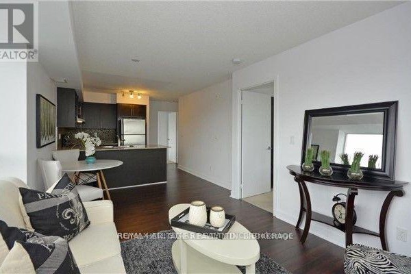 Bedroom 2 - 424 - 120 Dallimore Circle, Toronto, ON M3C4J1 Photo 5