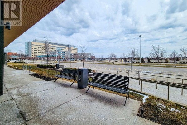 424 - 3075 Hospital Gate, Oakville, ON L6M1M1 Photo 4