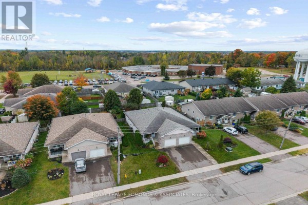 Den - 424 Morris Street, Pembroke, ON K8A8N3 Photo 4