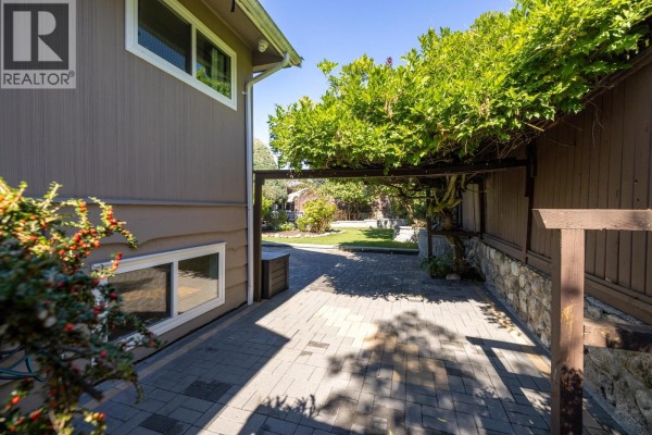 424 W Queens Road, North Vancouver, BC V7N2K7 Photo 4