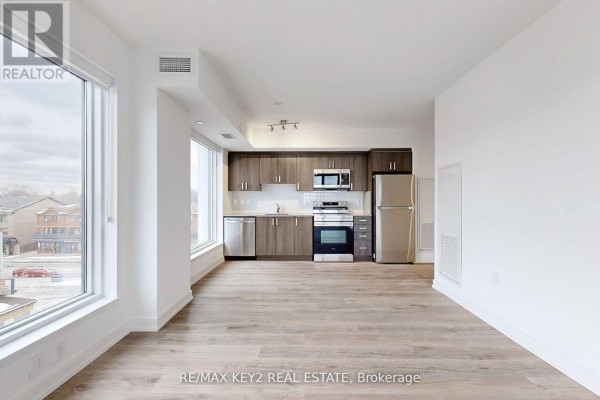 Living room - 425 - 556 Marlee Avenue, Toronto, ON M6B0B1 Photo 2