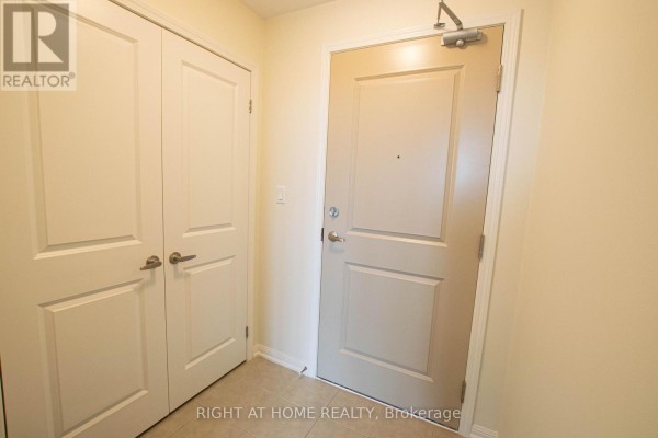 425 - 80 Aspen Springs Drive, Clarington, ON L1C0V4 Photo 5