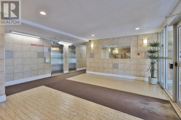 Living room - 425 - 888 Glen Street, Oshawa, ON L1J5Z4 Photo 2