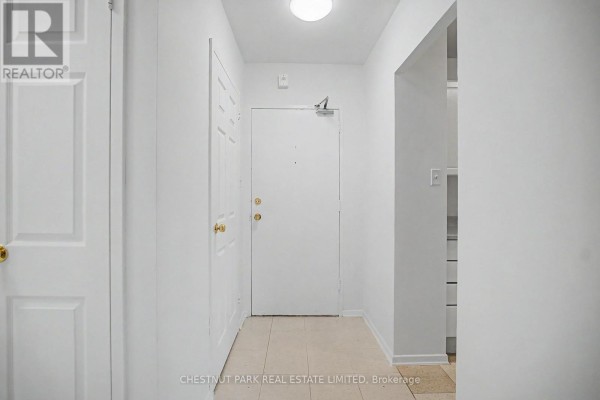 Kitchen - 425 - 888 Glen Street, Oshawa, ON L1J5Z4 Photo 4