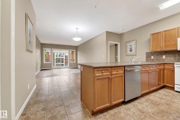 Primary Bedroom - #425 400 Palisades Wy, Sherwood Park, AB T8H2T9 Photo 5