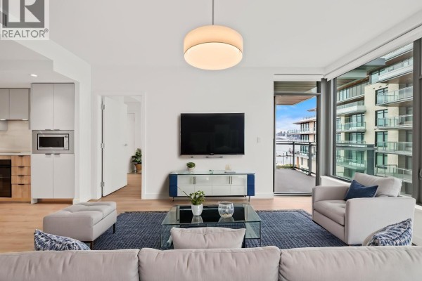 425 755 Harbourside Drive, North Vancouver, BC V7P0G1 Photo 2