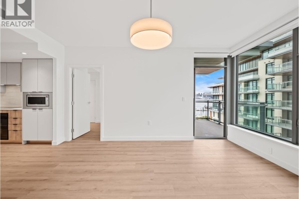 425 755 Harbourside Drive, North Vancouver, BC V7P0G1 Photo 3