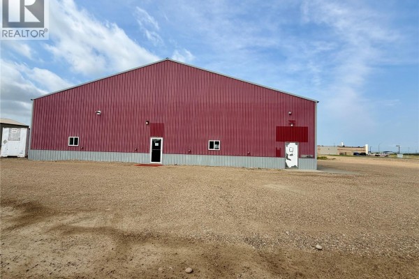 425 7th Street W, Shaunavon, SK S0N1A0 Photo 2