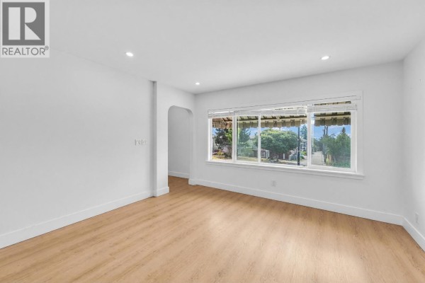 425 E 57th Avenue, Vancouver, BC V5X1S8 Photo 5