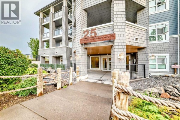 Living room - 426, 25 Auburn Meadows Avenue Se, Calgary, AB T3M2L3 Photo 3