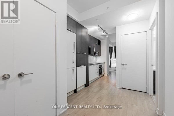 Kitchen - 426 - 30 Nelson Street, Toronto, ON M5V0H5 Photo 3