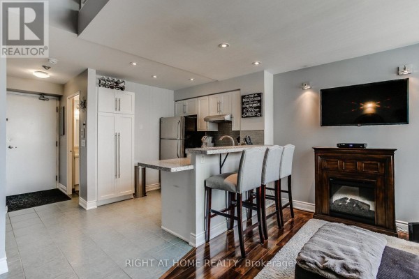 Kitchen - 426 - 300 Manitoba Street, Toronto, ON M8Y4G6 Photo 3
