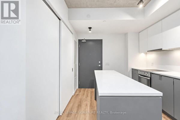 Kitchen - 426 - 7 Smith Crescent, Toronto, ON M8Z0G3 Photo 3