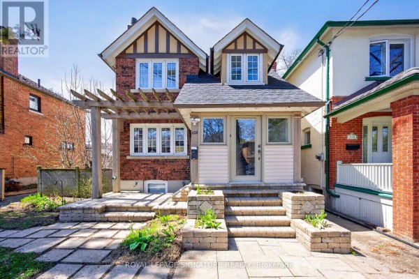 426 Armadale Avenue, Toronto, ON M6S3X8 Photo 2
