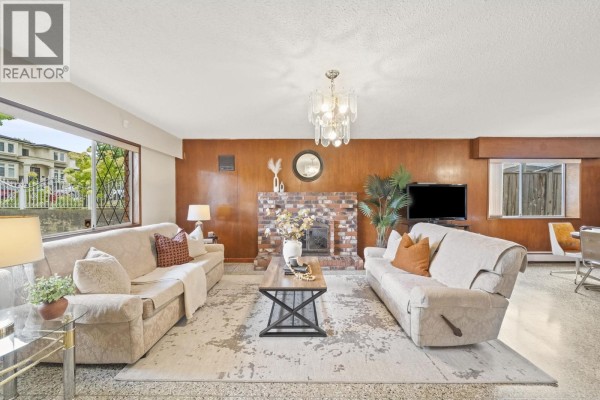 4264 Parker Street, Burnaby, BC V5C3C3 Photo 5