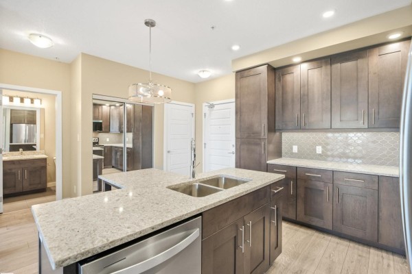 #427 1008 Rosenthal Bv Nw, Edmonton, AB T5T7J4 Photo 5
