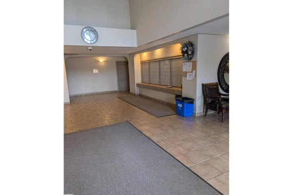 Kitchen - #427 7511 171 St Nw, Edmonton, AB T5T6S7 Photo 3