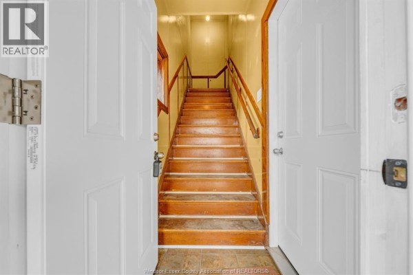 427 Cameron Unit# Upper, Windsor, ON, photo 2